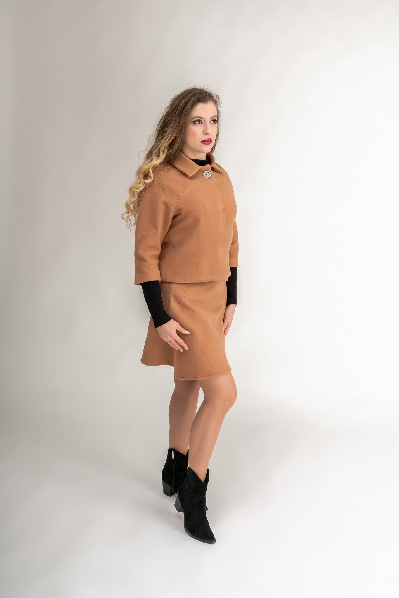 "Tiara" Coat Large Diamond Stud In Peach Brown