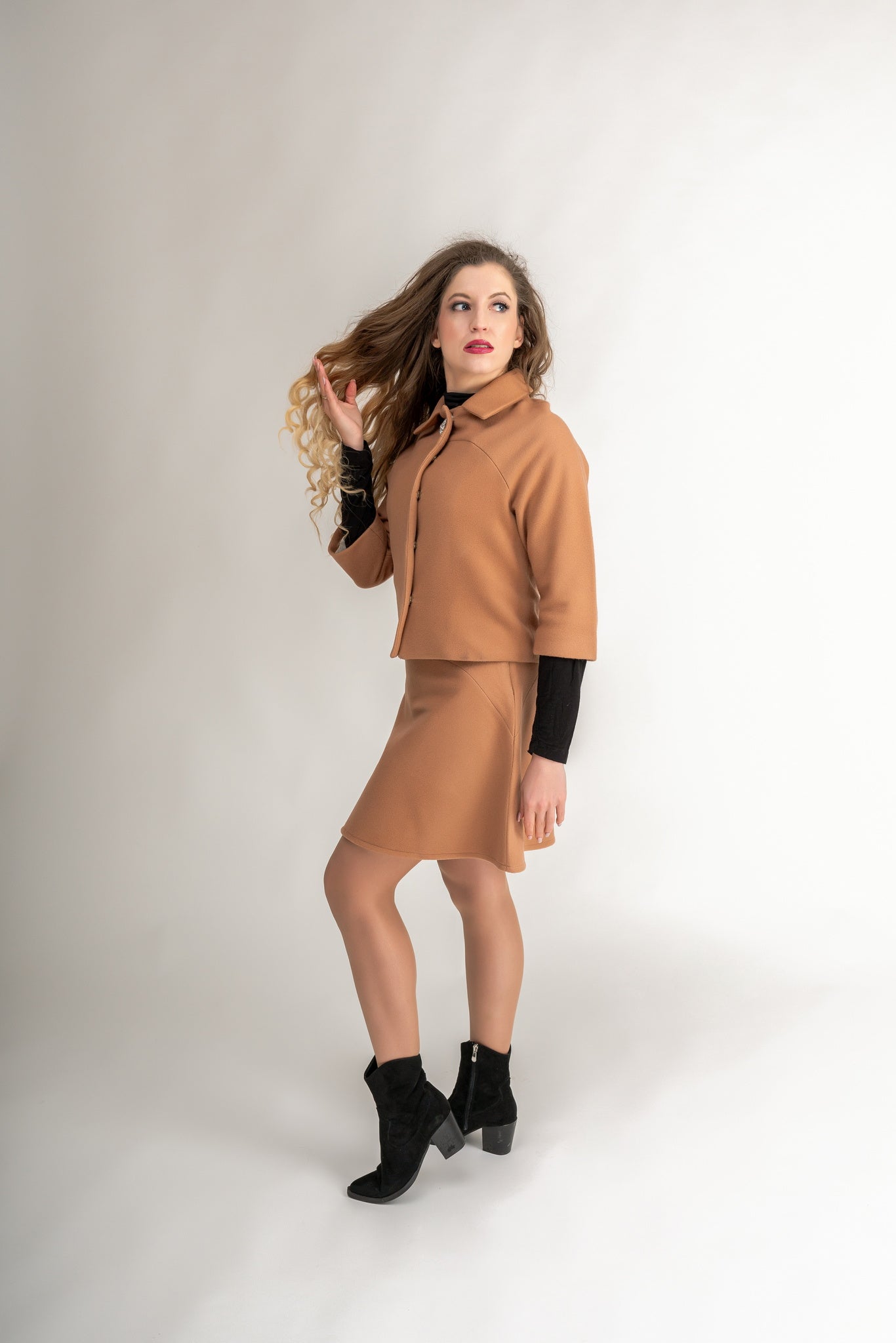 "Tiara" Coat Large Diamond Stud In Peach Brown