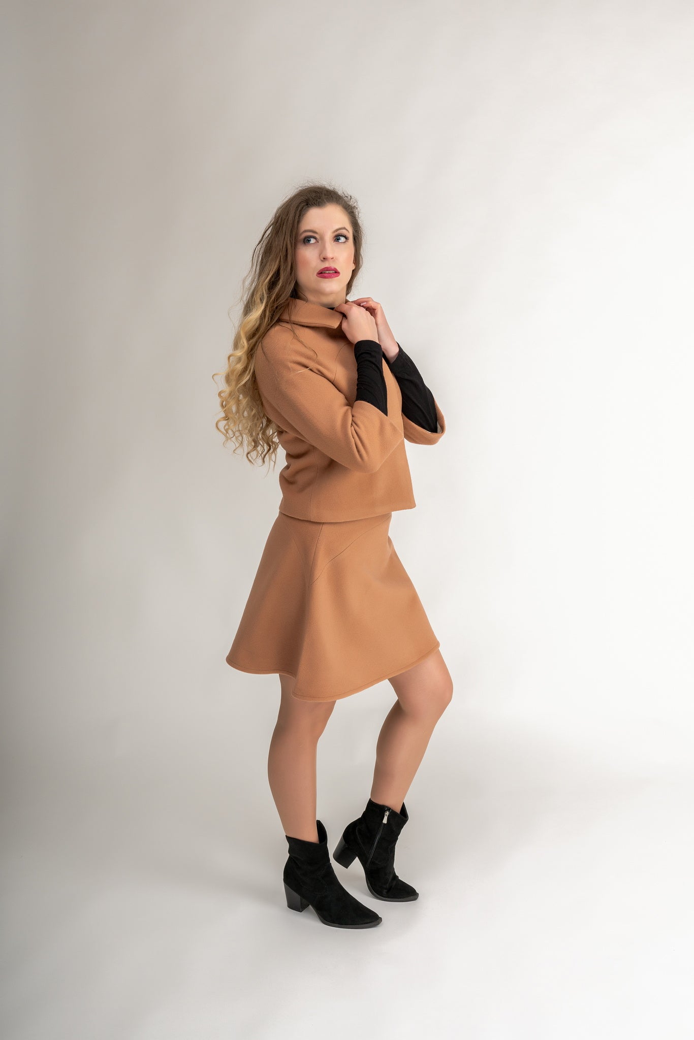 "Tiara" Coat Large Diamond Stud In Peach Brown