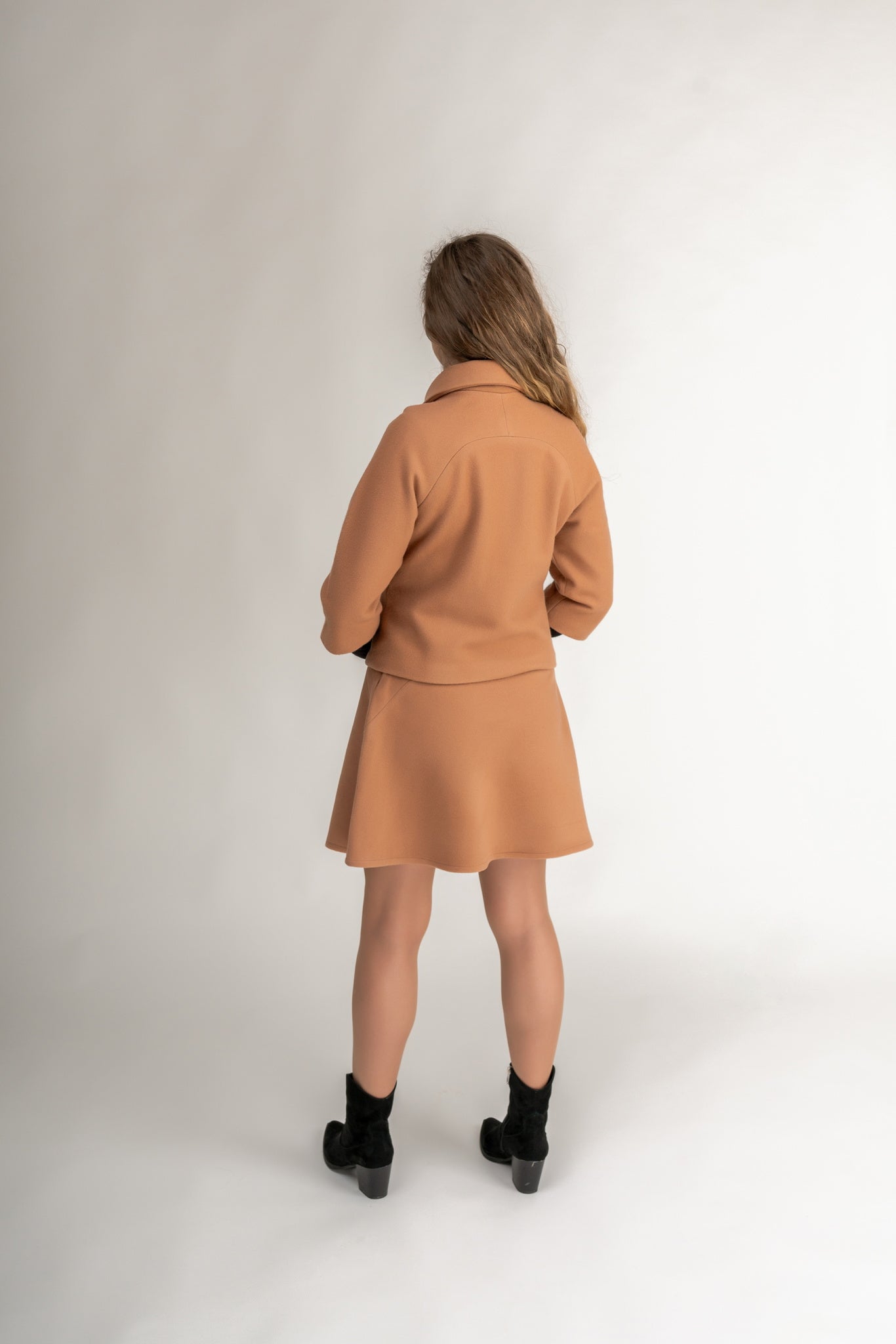 "Tiara" Coat Large Diamond Stud In Peach Brown