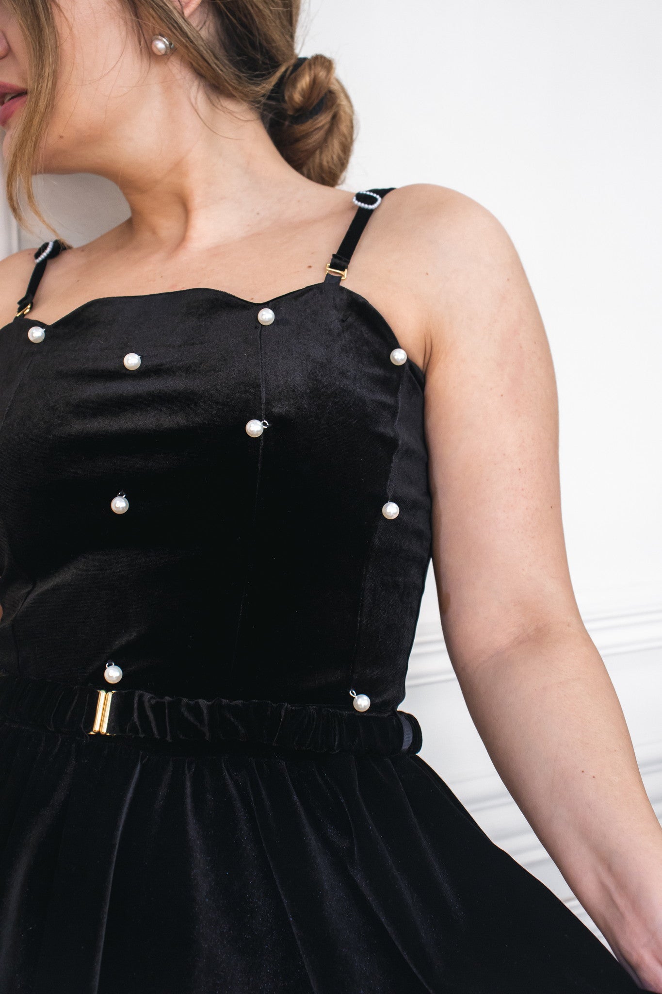 "Perla" Black Velvet Dress Seashell Design